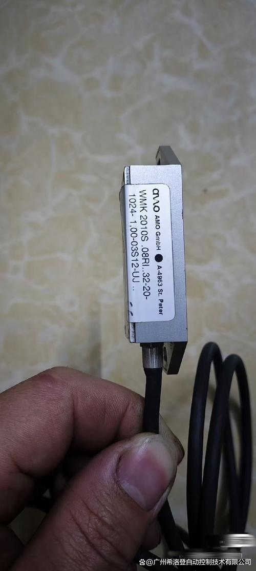 智能跟踪与自动控制技术 光伏电站发电量提升的关键路径研究